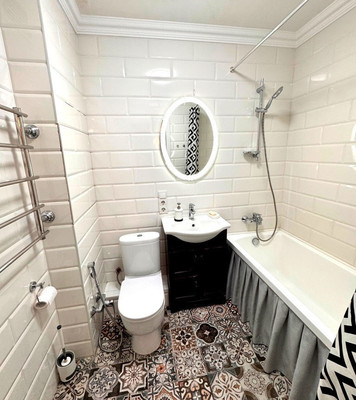 Продам трехкомнатную (3-комн.) квартиру, Хади Такташа ул, 121, Казань г