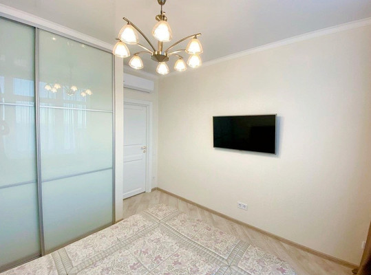 Продам однокомнатную (1-комн.) квартиру, Крымская (Центральный р-н) ул, 81, Сочи г