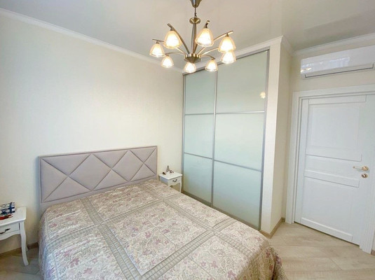 Продам однокомнатную (1-комн.) квартиру, Крымская (Центральный р-н) ул, 81, Сочи г