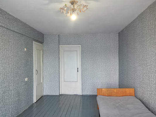 Продам трехкомнатную (3-комн.) квартиру, Плеханова ул, 2, Черемхово г