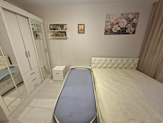 Продам двухкомнатную (2-комн.) квартиру, Ново-Антропшинская ул, 8, Коммунар г