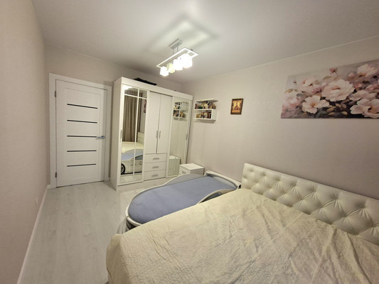 Продам двухкомнатную (2-комн.) квартиру, Ново-Антропшинская ул, 8, Коммунар г