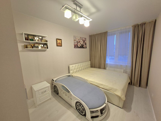 Продам двухкомнатную (2-комн.) квартиру, Ново-Антропшинская ул, 8, Коммунар г