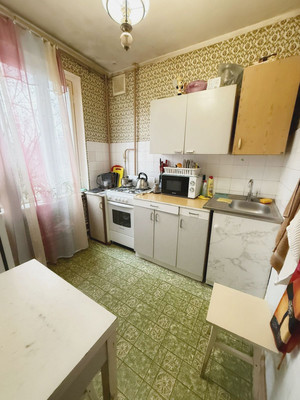 Продам трехкомнатную (3-комн.) квартиру, Кировоградская ул, 28к3, Москва г