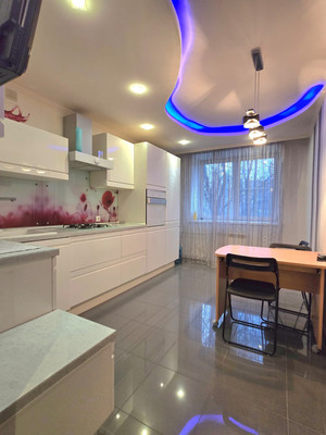 Продам двухкомнатную (2-комн.) квартиру, Центральная ул, 9, Сынково с