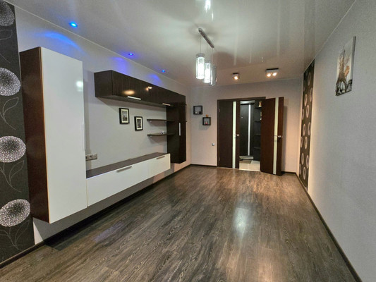 Продам двухкомнатную (2-комн.) квартиру, Центральная ул, 9, Сынково с