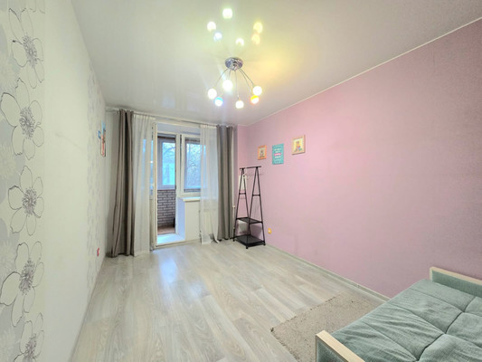 Продам двухкомнатную (2-комн.) квартиру, Центральная ул, 9, Сынково с