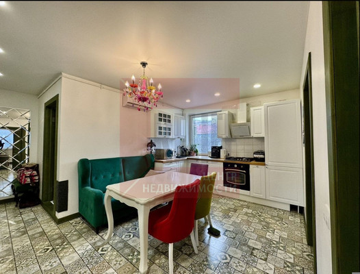 Продам двухкомнатную (2-комн.) квартиру, Озерная ул, 18, Калининград г