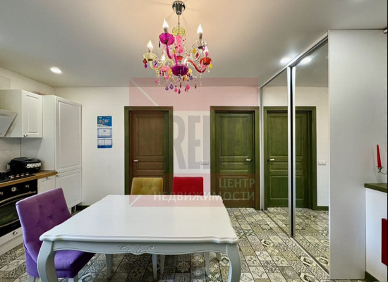 Продам двухкомнатную (2-комн.) квартиру, Озерная ул, 18, Калининград г