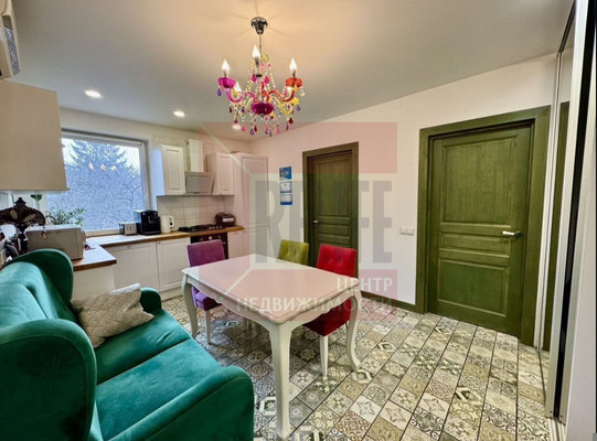 Продам двухкомнатную (2-комн.) квартиру, Озерная ул, 18, Калининград г