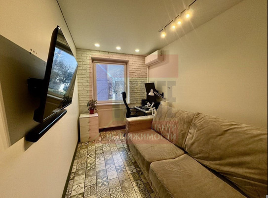 Продам двухкомнатную (2-комн.) квартиру, Озерная ул, 18, Калининград г