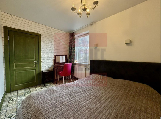 Продам двухкомнатную (2-комн.) квартиру, Озерная ул, 18, Калининград г