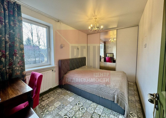 Продам двухкомнатную (2-комн.) квартиру, Озерная ул, 18, Калининград г