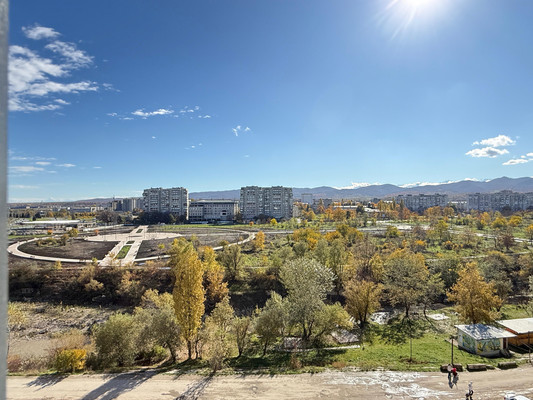 Продам двухкомнатную (2-комн.) квартиру, Хужокова ул, 143, Нальчик г