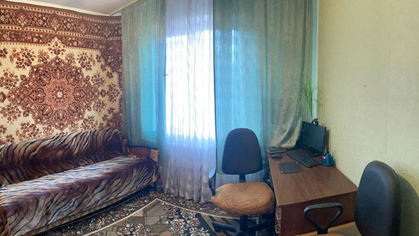 Продам трехкомнатную (3-комн.) квартиру, Марка Донского ул, 8, Симферополь г