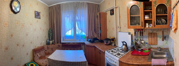 Продам трехкомнатную (3-комн.) квартиру, Марка Донского ул, 8, Симферополь г