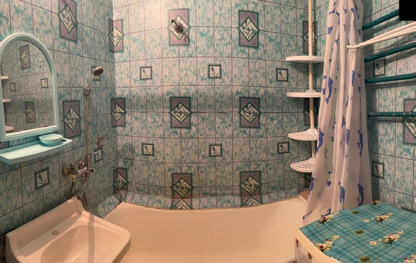 Продам трехкомнатную (3-комн.) квартиру, Марка Донского ул, 8, Симферополь г