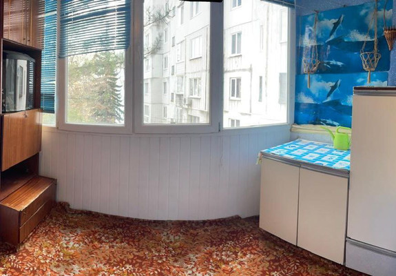 Продам трехкомнатную (3-комн.) квартиру, Марка Донского ул, 8, Симферополь г