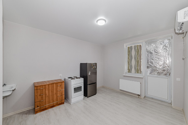 Продам трехкомнатную (3-комн.) квартиру, Западный Обход ул, 65к1, Краснодар г