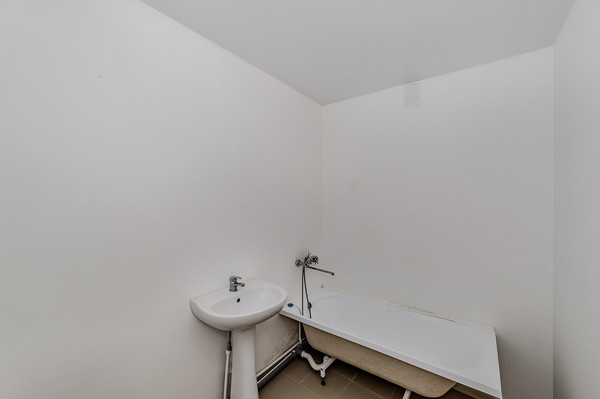 Продам трехкомнатную (3-комн.) квартиру, Западный Обход ул, 65к1, Краснодар г