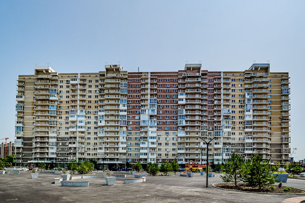 Продам трехкомнатную (3-комн.) квартиру, Западный Обход ул, 65к1, Краснодар г