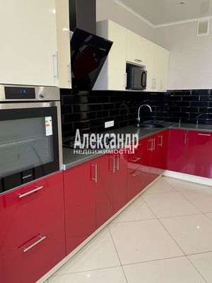 Продам двухкомнатную (2-комн.) квартиру, Береговая ул, 28к4, Колпино г