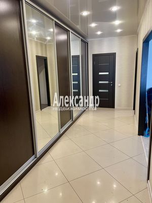 Продам двухкомнатную (2-комн.) квартиру, Береговая ул, 28к4, Колпино г