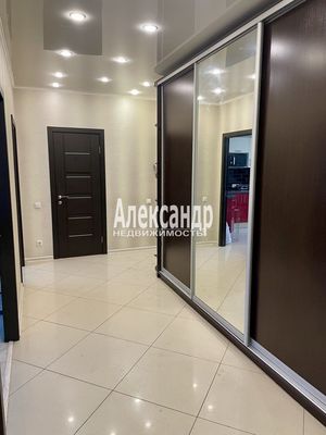 Продам двухкомнатную (2-комн.) квартиру, Береговая ул, 28к4, Колпино г