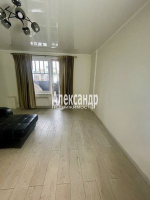 Продам двухкомнатную (2-комн.) квартиру, Береговая ул, 28к4, Колпино г