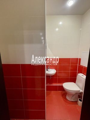 Продам двухкомнатную (2-комн.) квартиру, Береговая ул, 28к4, Колпино г