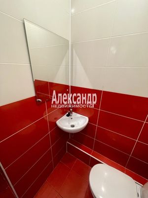 Продам двухкомнатную (2-комн.) квартиру, Береговая ул, 28к4, Колпино г