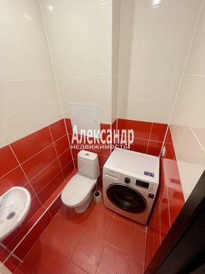 Продам двухкомнатную (2-комн.) квартиру, Береговая ул, 28к4, Колпино г