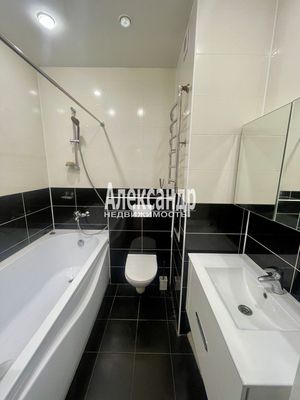 Продам двухкомнатную (2-комн.) квартиру, Береговая ул, 28к4, Колпино г