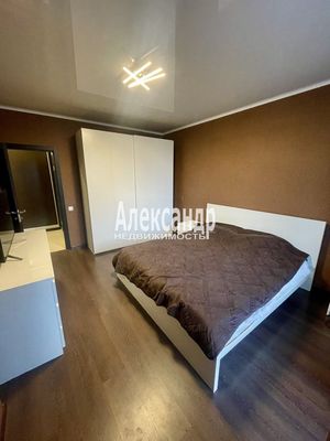 Продам двухкомнатную (2-комн.) квартиру, Береговая ул, 28к4, Колпино г