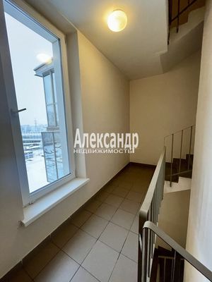 Продам двухкомнатную (2-комн.) квартиру, Береговая ул, 28к4, Колпино г