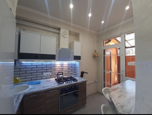 Продам двухкомнатную (2-комн.) квартиру, Загородная (Центральный р-н) ул, 5/4, Сочи г