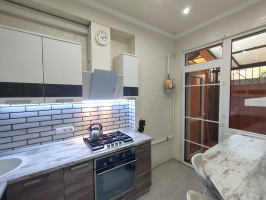 Продам двухкомнатную (2-комн.) квартиру, Загородная (Центральный р-н) ул, 5/4, Сочи г