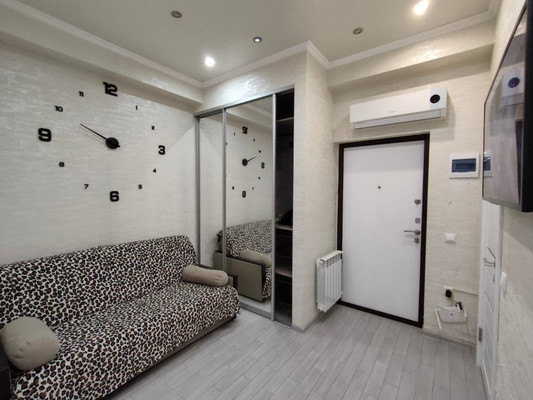 Продам двухкомнатную (2-комн.) квартиру, Загородная (Центральный р-н) ул, 5/4, Сочи г