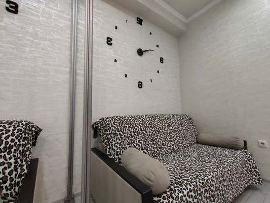 Продам двухкомнатную (2-комн.) квартиру, Загородная (Центральный р-н) ул, 5/4, Сочи г