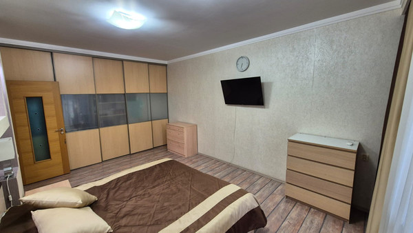 Продам трехкомнатную (3-комн.) квартиру, Деловая ул, 24, Нижний Новгород г