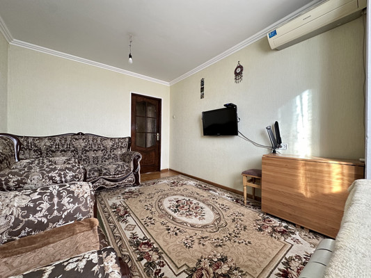 Продам двухкомнатную (2-комн.) квартиру, 2-й Таманской Дивизии ул, 31к1, Вольный Аул кп