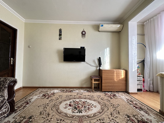 Продам двухкомнатную (2-комн.) квартиру, 2-й Таманской Дивизии ул, 31к1, Вольный Аул кп