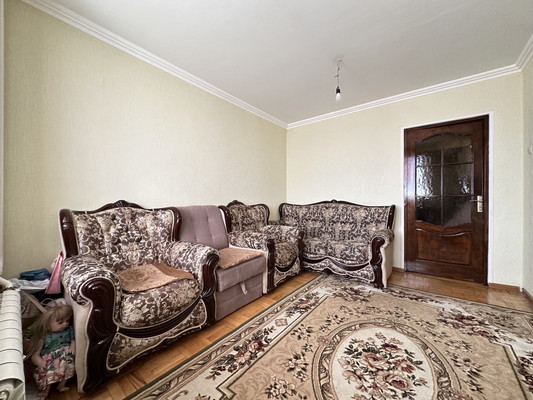 Продам двухкомнатную (2-комн.) квартиру, 2-й Таманской Дивизии ул, 31к1, Вольный Аул кп