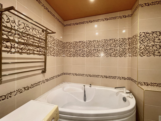 Продам двухкомнатную (2-комн.) квартиру, Курчатова пр-кт, 45, Волгодонск г