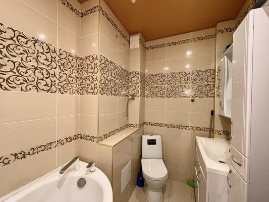 Продам двухкомнатную (2-комн.) квартиру, Курчатова пр-кт, 45, Волгодонск г