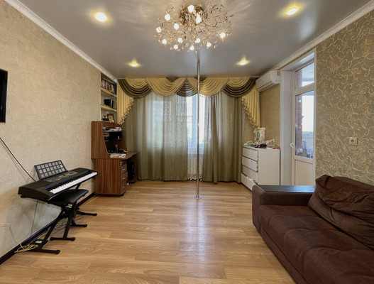 Продам двухкомнатную (2-комн.) квартиру, Курчатова пр-кт, 45, Волгодонск г