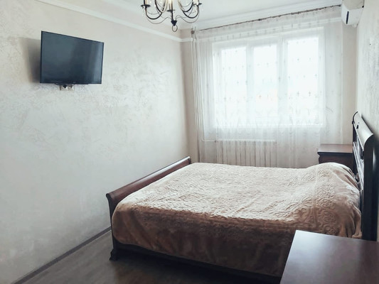 Продам трехкомнатную (3-комн.) квартиру, Стабильная ул, 11, Ростов-на-Дону г