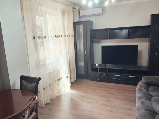 Продам трехкомнатную (3-комн.) квартиру, Стабильная ул, 11, Ростов-на-Дону г