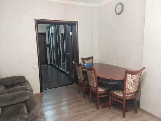 Продам трехкомнатную (3-комн.) квартиру, Стабильная ул, 11, Ростов-на-Дону г