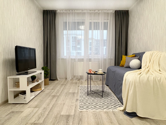 Продам двухкомнатную (2-комн.) квартиру, Серебристая ул, 7, Пермь г